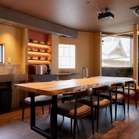 古今 天下茶屋 With A Private Parking Lot And A Half Open-Air Bath And Direct To Kix Villa Osaka Dış mekan fotoğraf
