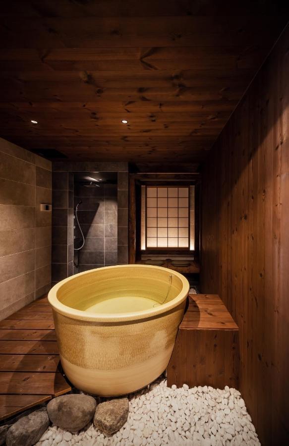 古今 天下茶屋 With A Private Parking Lot And A Half Open-Air Bath And Direct To Kix Villa Osaka Dış mekan fotoğraf